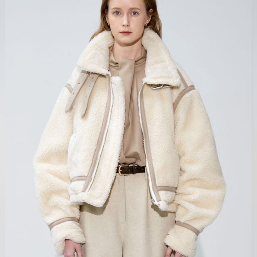 NWT Oui mais non Sherpa white coat